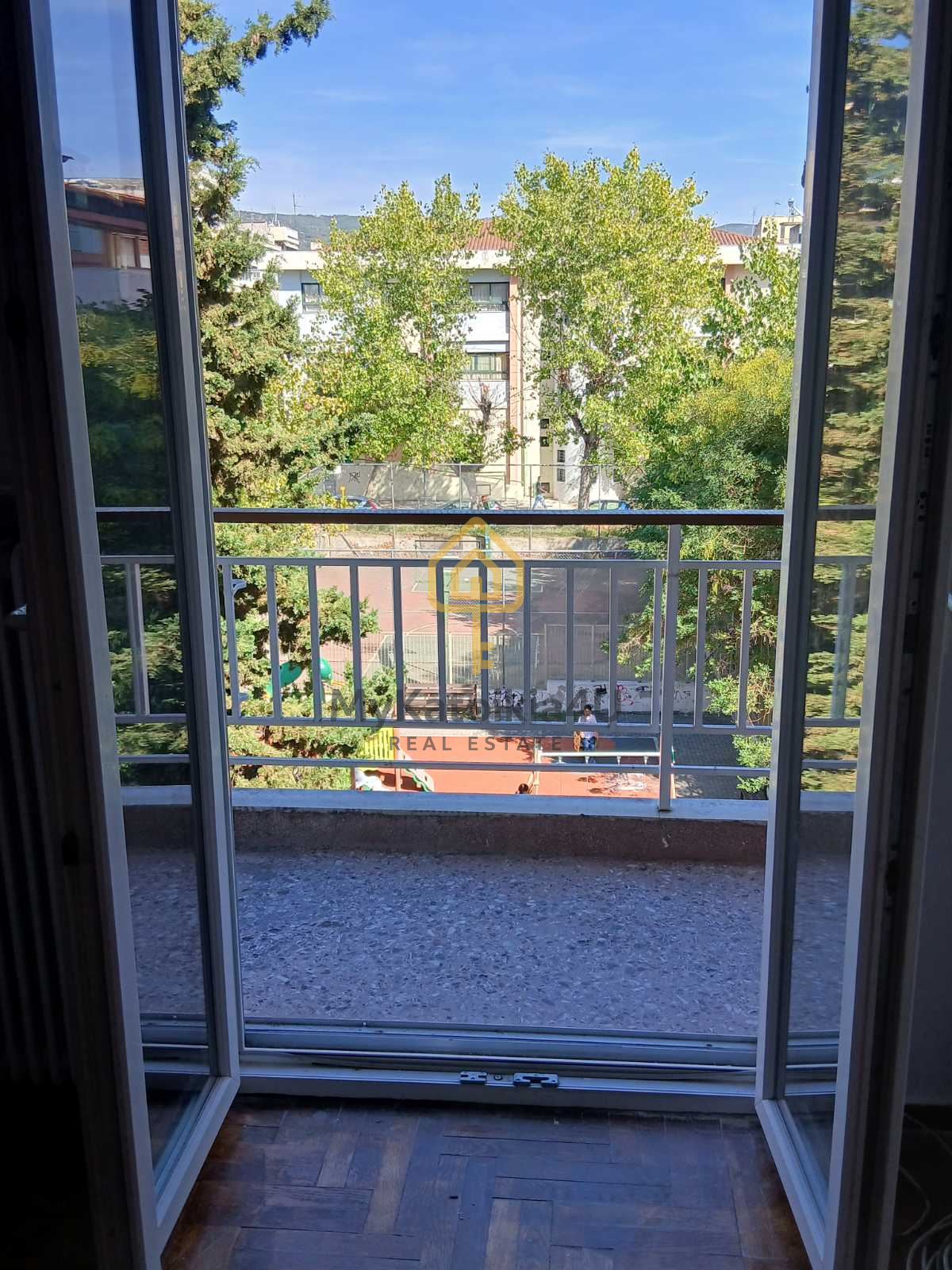 property-img